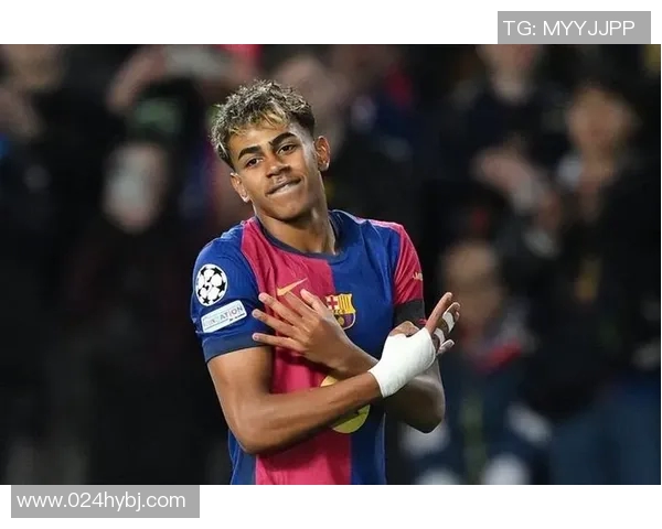 穿着24号球衣的足球明星背后的故事与传奇之路