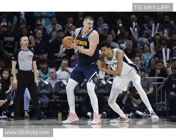 约基奇对阵快船的精彩数据分析与比赛回顾 约基奇对阵快船的精彩数据分析与比赛回顾